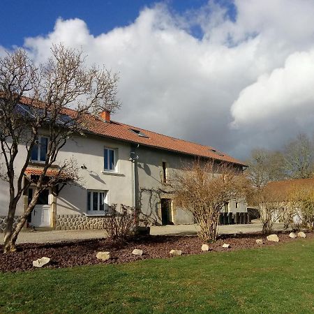 Chambres D'Hotes Quatre Mains Saint-Priest-des-Champs エクステリア 写真