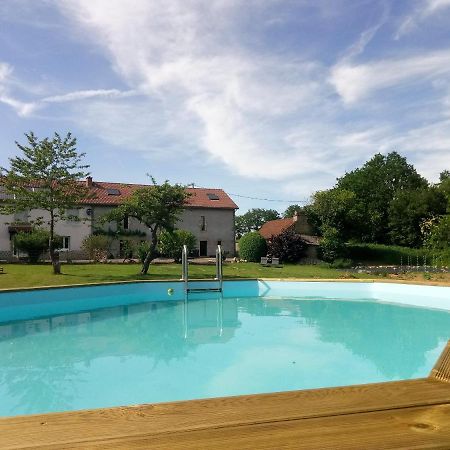Chambres D'Hotes Quatre Mains Saint-Priest-des-Champs エクステリア 写真