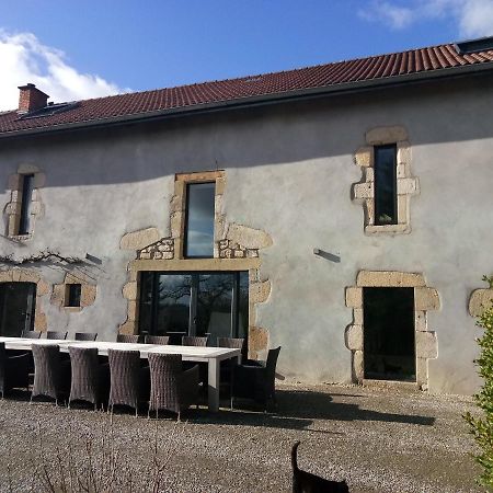 Chambres D'Hotes Quatre Mains Saint-Priest-des-Champs エクステリア 写真