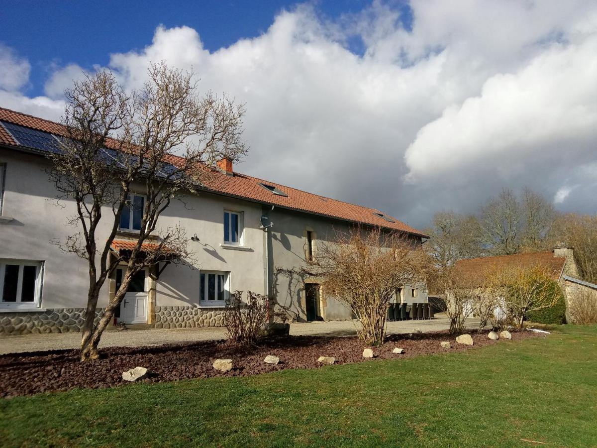 Chambres D'Hotes Quatre Mains Saint-Priest-des-Champs エクステリア 写真