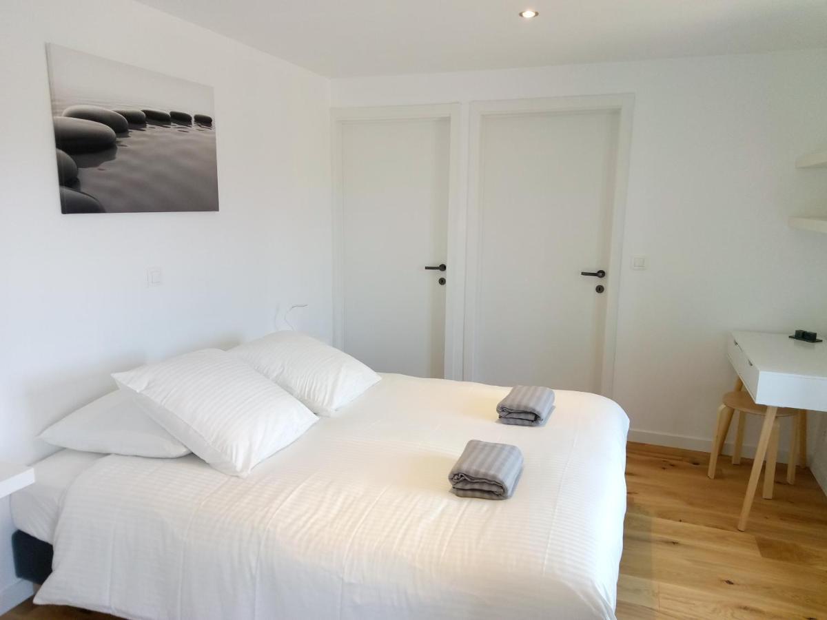 Chambres D'Hotes Quatre Mains Saint-Priest-des-Champs エクステリア 写真