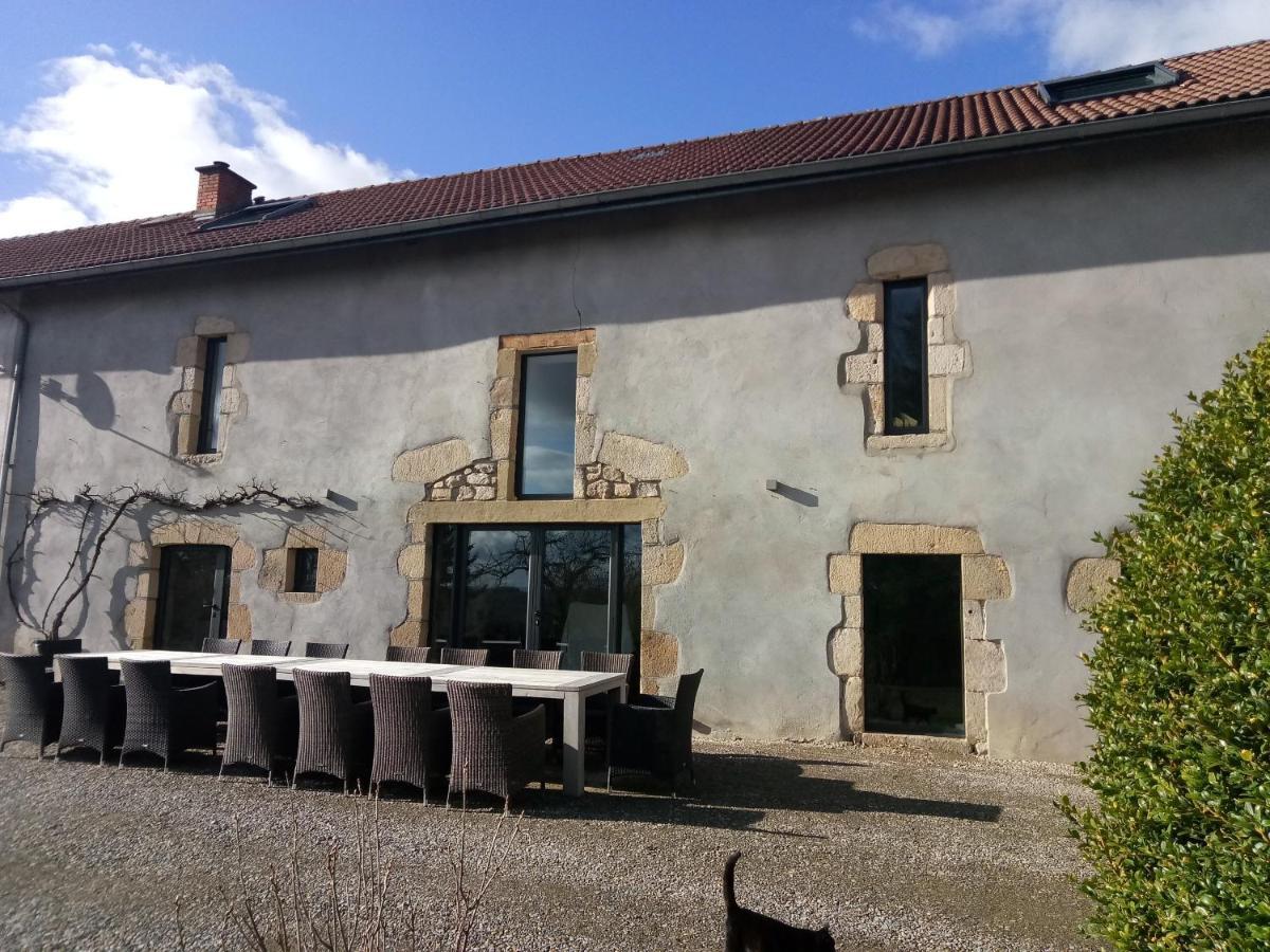 Chambres D'Hotes Quatre Mains Saint-Priest-des-Champs エクステリア 写真